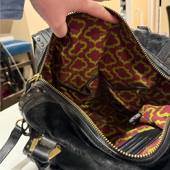 orYANY Black Leather Cow Hide Large Satchel Crossbody Handbag - Picture 10 of 16